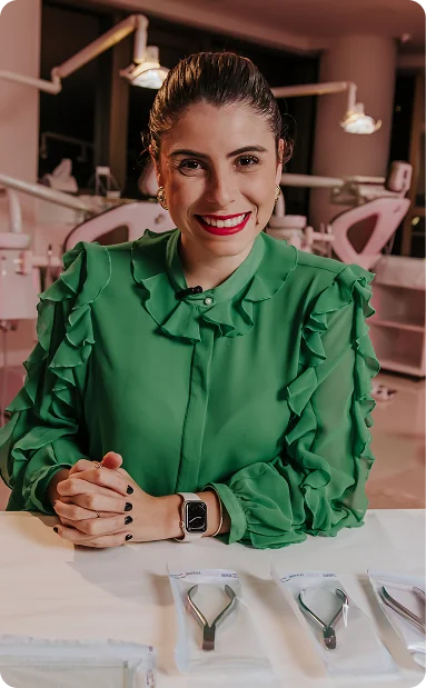 Dra. Rayane Pinto en su clínica